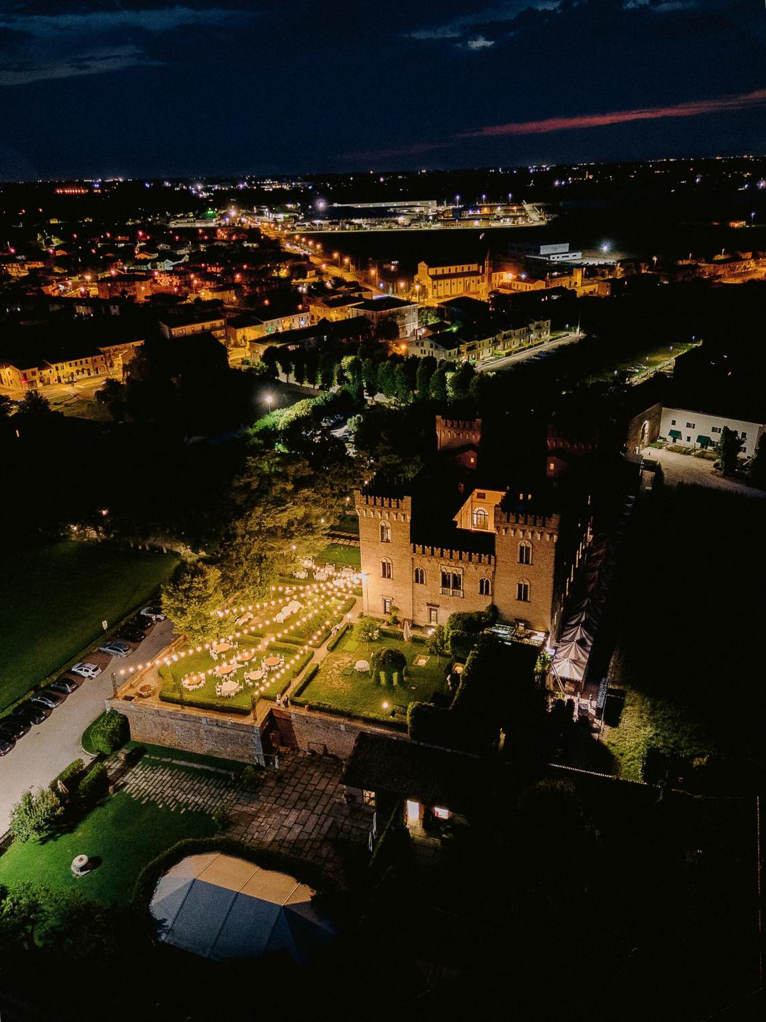 Relais Castello Bevilacqua Екстер'єр фото