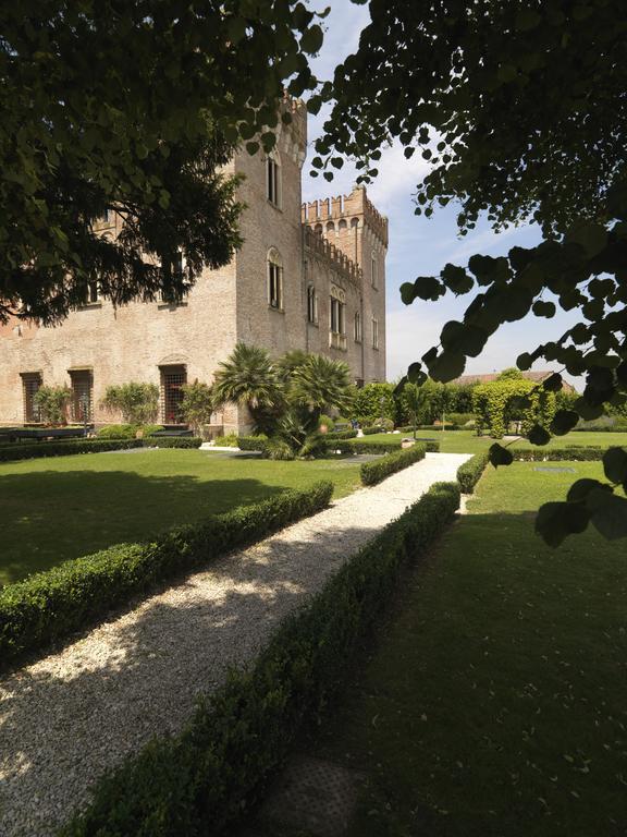 Relais Castello Bevilacqua Екстер'єр фото