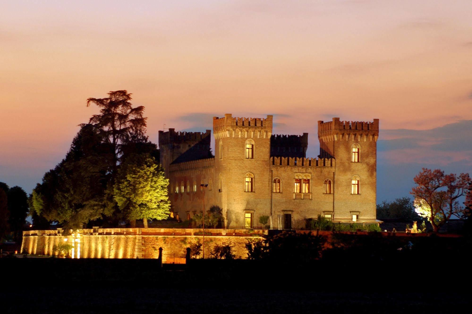 Relais Castello Bevilacqua Екстер'єр фото