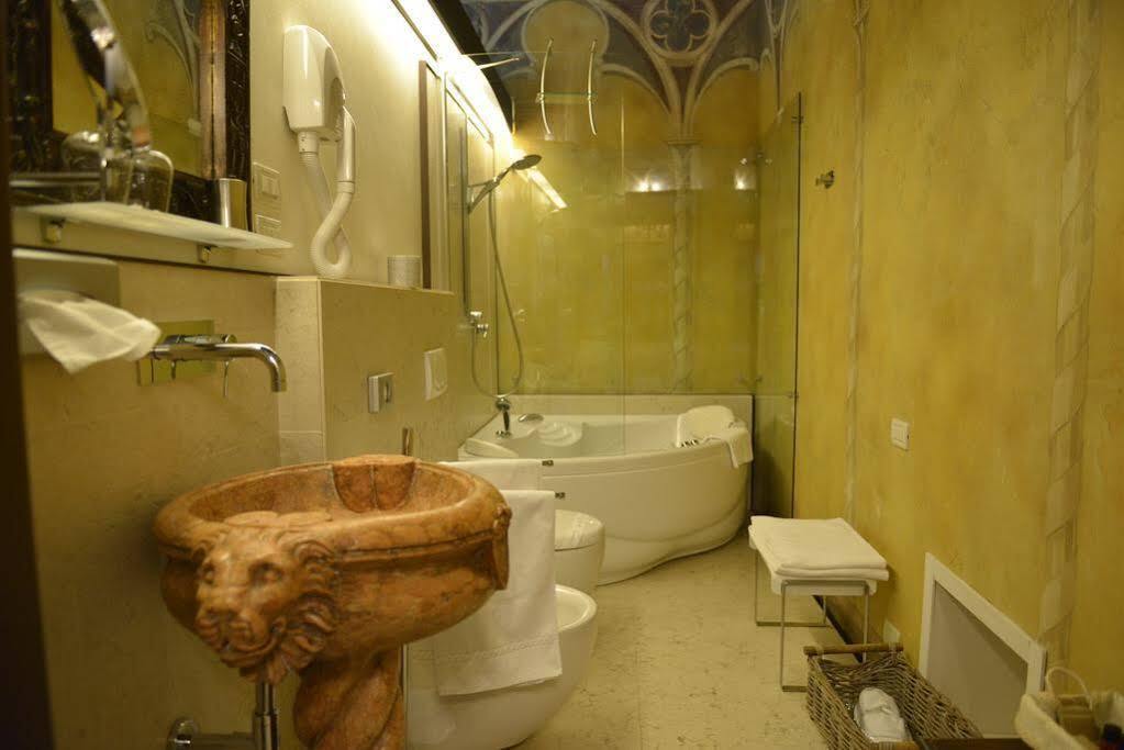 Relais Castello Bevilacqua Екстер'єр фото